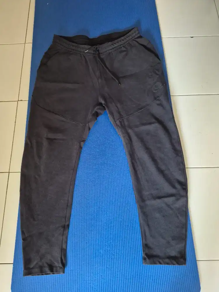 Celana Nike Tech Fleece