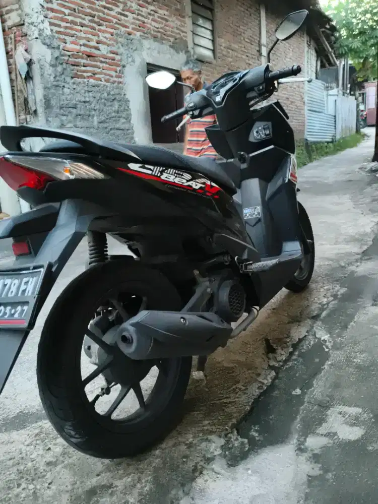 Beat 2022 hitam putih