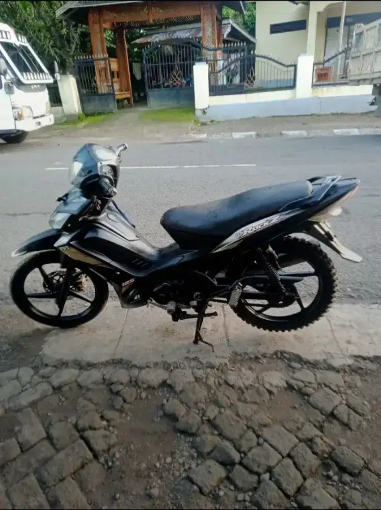 MOTOR KEBUN TVS ROCKZ 125