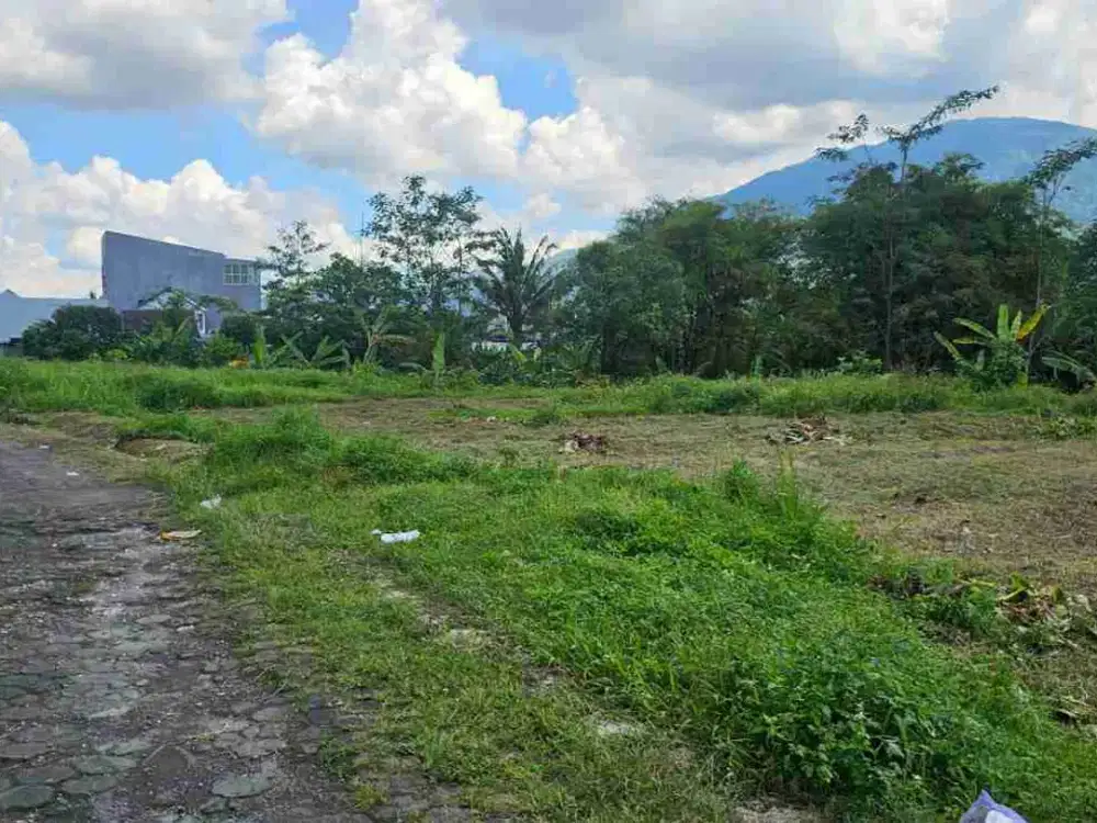 TANAH UNGARAN PINGGIR JALAN RAYA