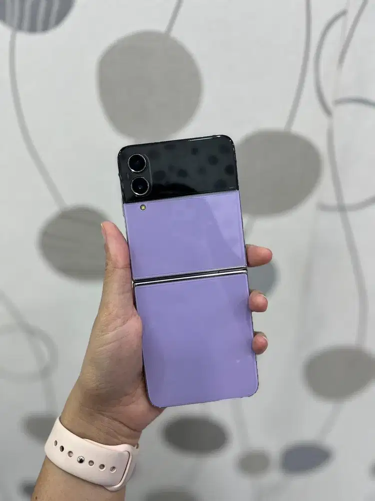 Samsung Z Flip 4 8/256 Sein