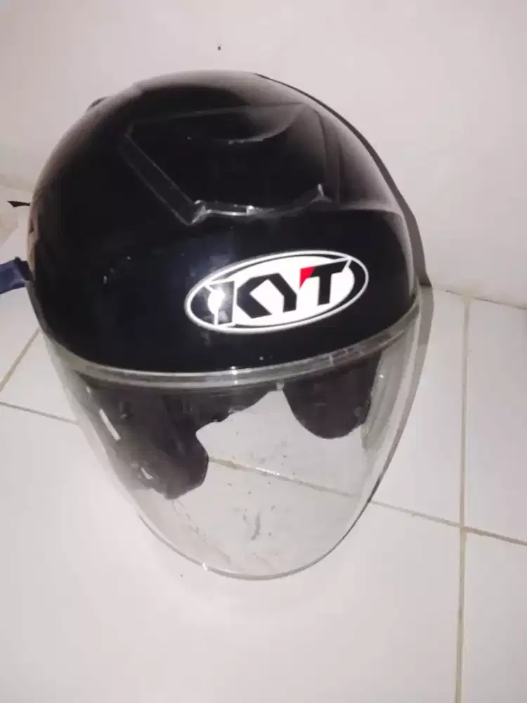 Helm KYT Masih mulus