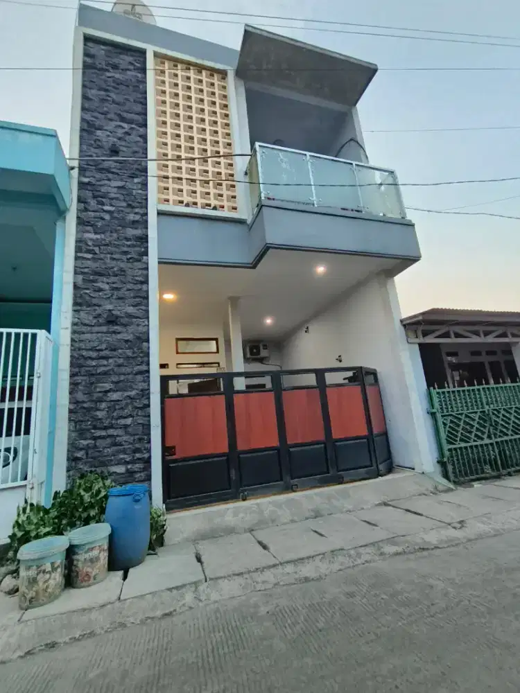 Bismillah di jual rumah full 2 lantai sudah rapih nyaman tinggal pakai