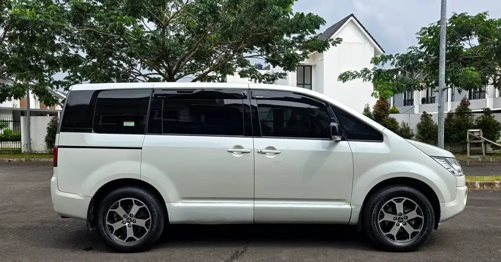 Mitsubishi Delica 2014 Bensin
