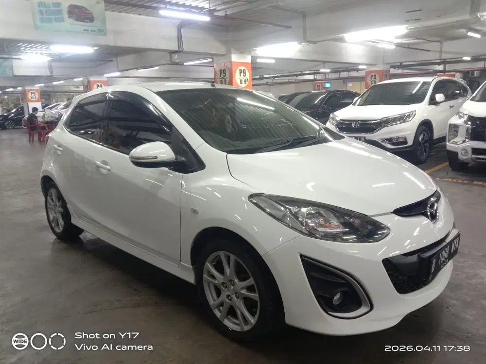 Mazda 2 R 2011 A/T Putih Mulus Pajak Panjang Low KM Bagus Sekali Dp 9