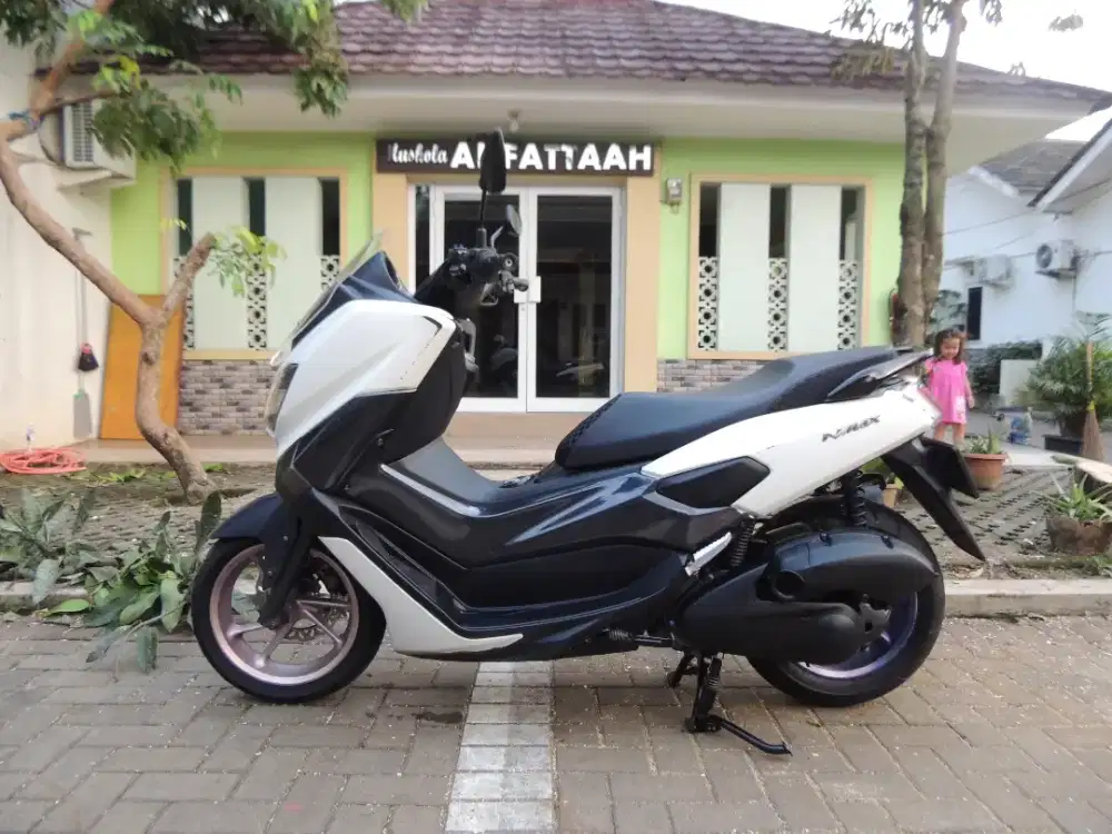 Yamaha Nmax old 2016 putih tangan 1 dari baru