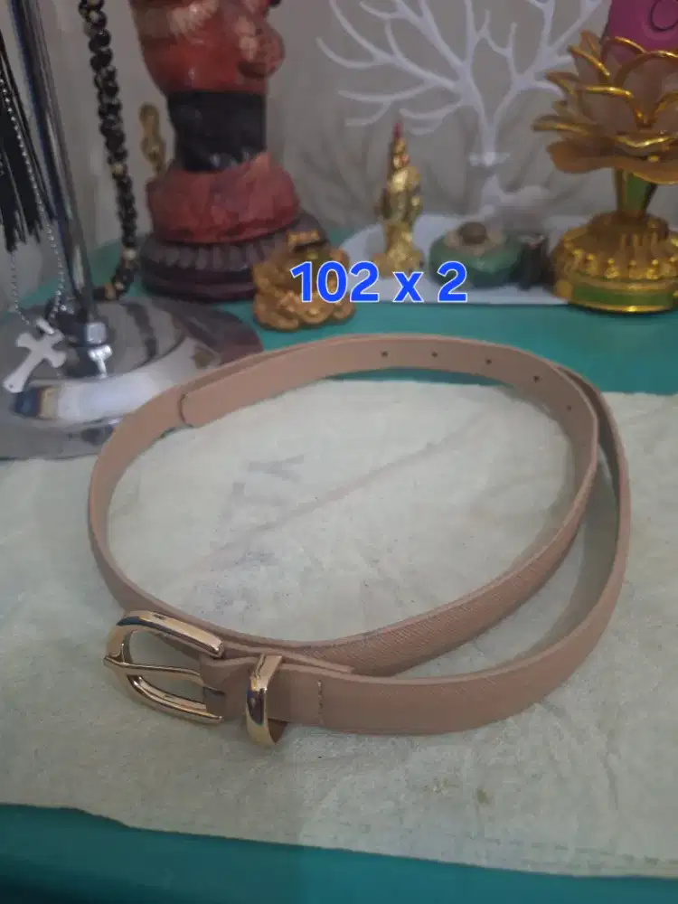 Tali tas warna krem 
Uk 120 x 2 untuk tas 
Limited edition 
Barang ter