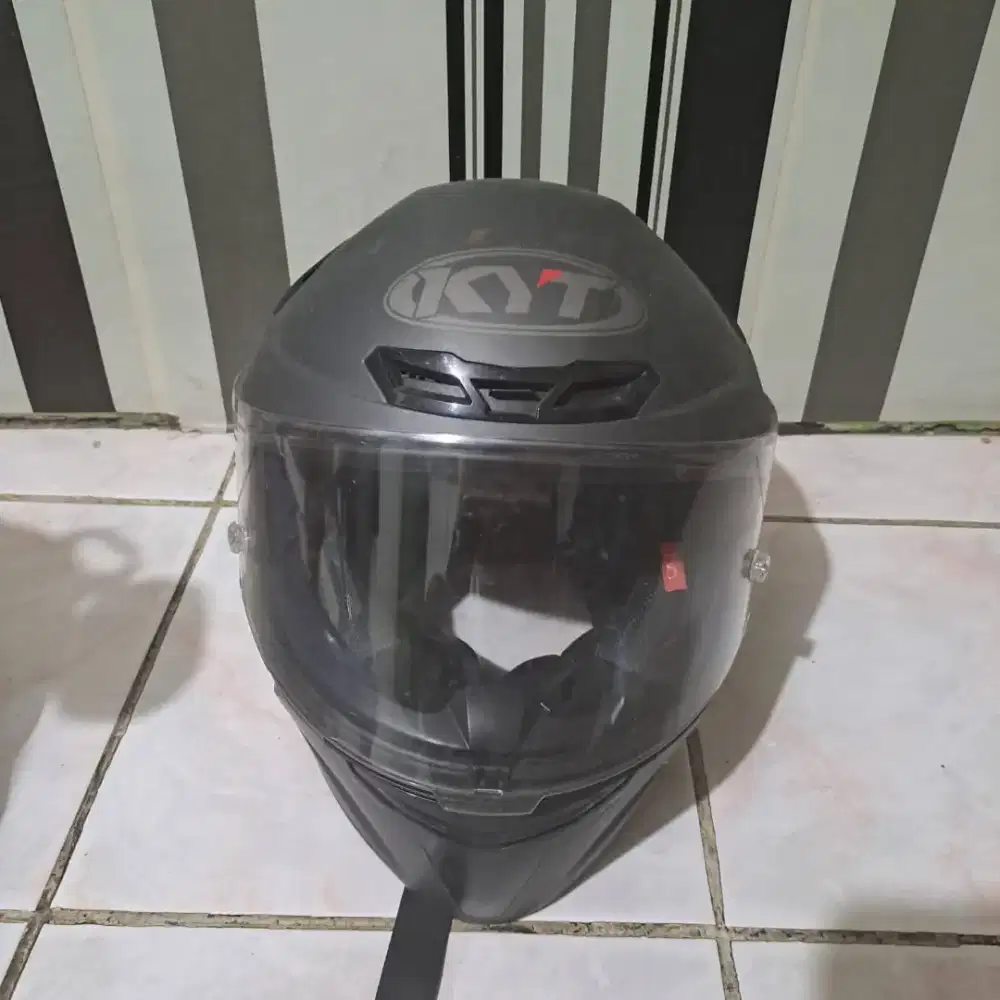 Helm KYT TT course solid size L