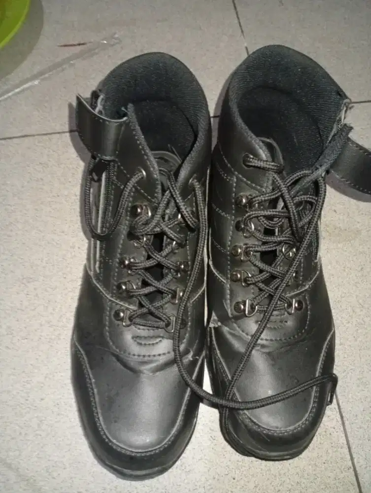 sepatu safety / shoes safety