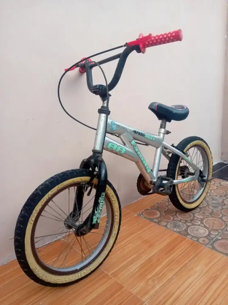 Sepeda BMX Ukuran 16 Family.