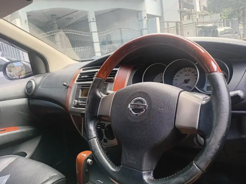 Grand Livina Ultimate AT Facelift