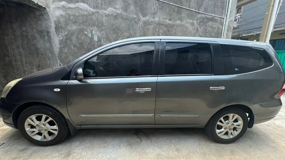 Nissan Grand livina 2011 Bensin