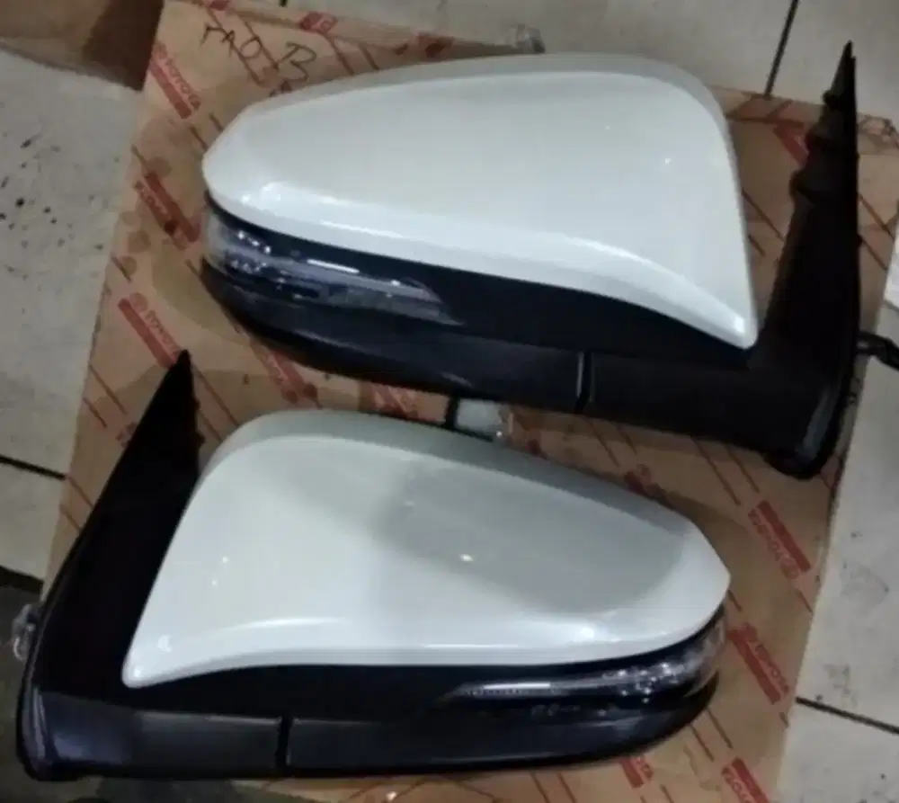 Jual sperpat mobil spion lampu yg copotan ori.