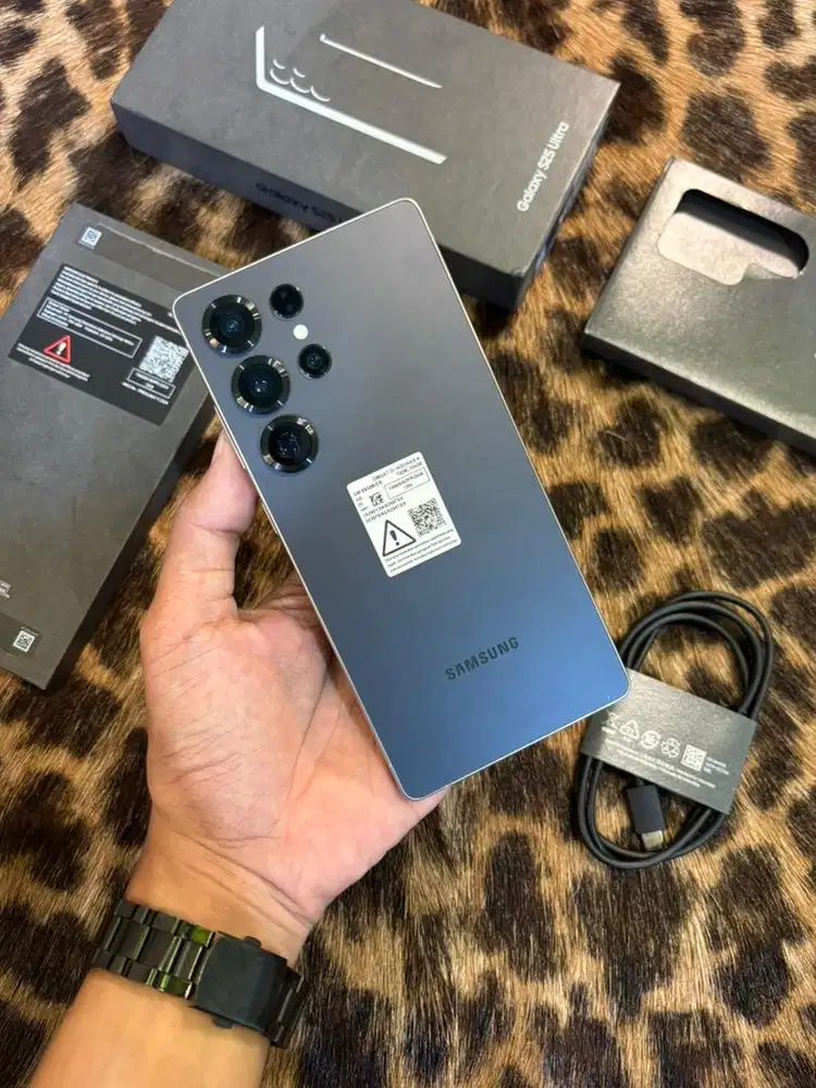 Galaxy S25 Ultra 12/256GB Resmi (Titanium Black)