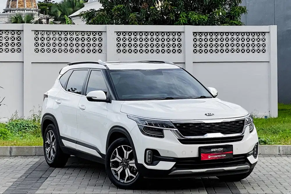 Kia Seltos 1.4EX 1.4 EX Premium Sunroof AT Matic 2020 Putih Metalik.