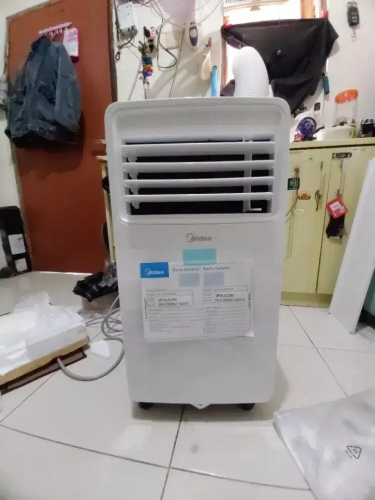 AC portabel Midea 0.5PK (Air Conditioner)