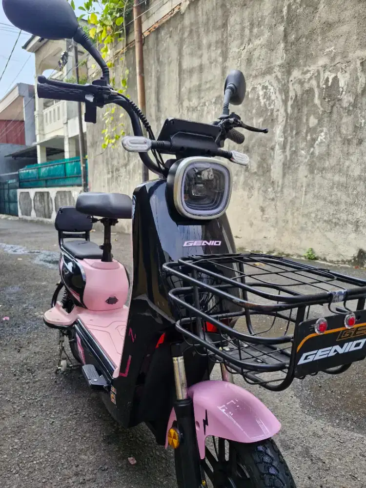 Sepeda listrik merk Genio bekas seperti baru