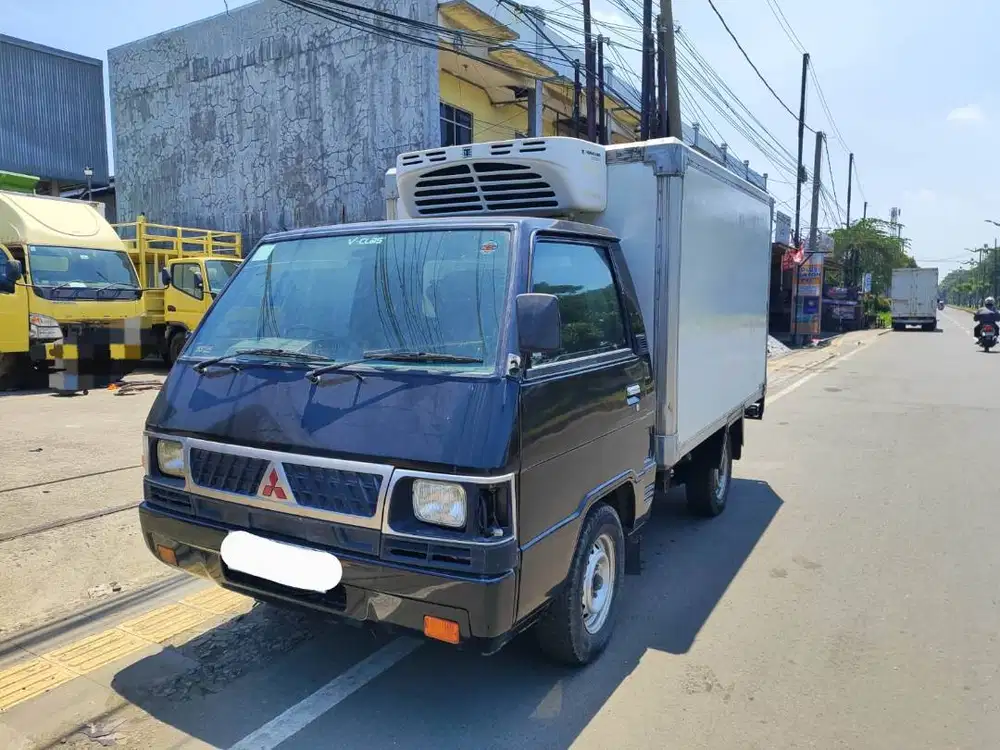 Mitsubishi L300 Box Frezer Beku Tahun 2015