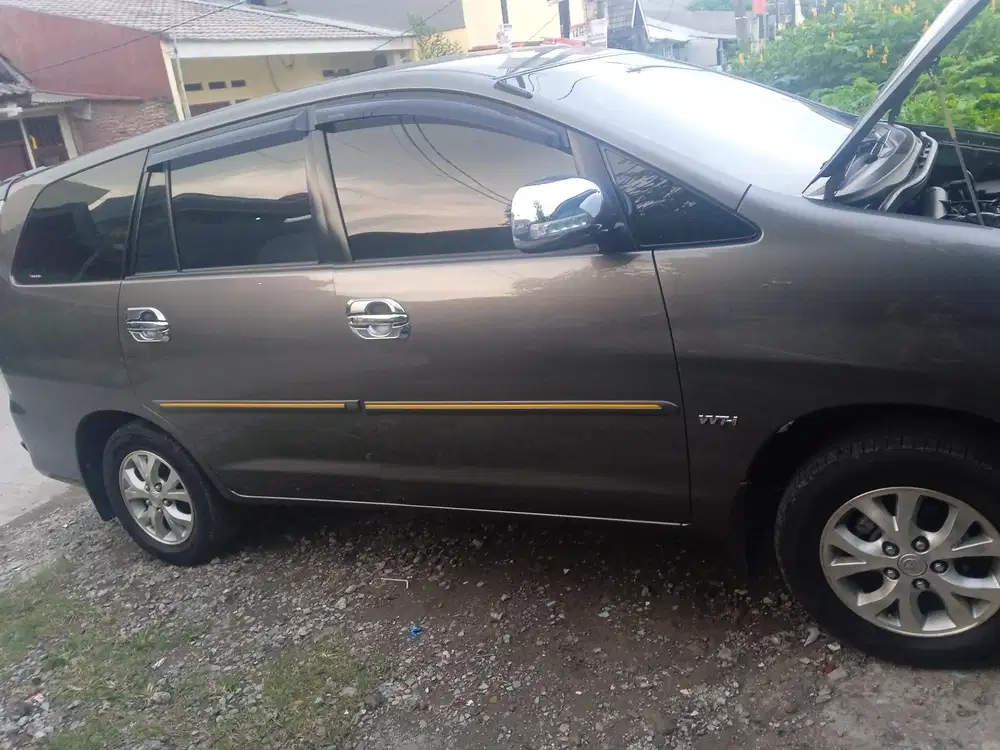 Toyota Kijang Innova 2009 Bensin