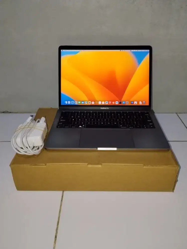 Macbook Pro 2017 8/256 Warna Space Grey