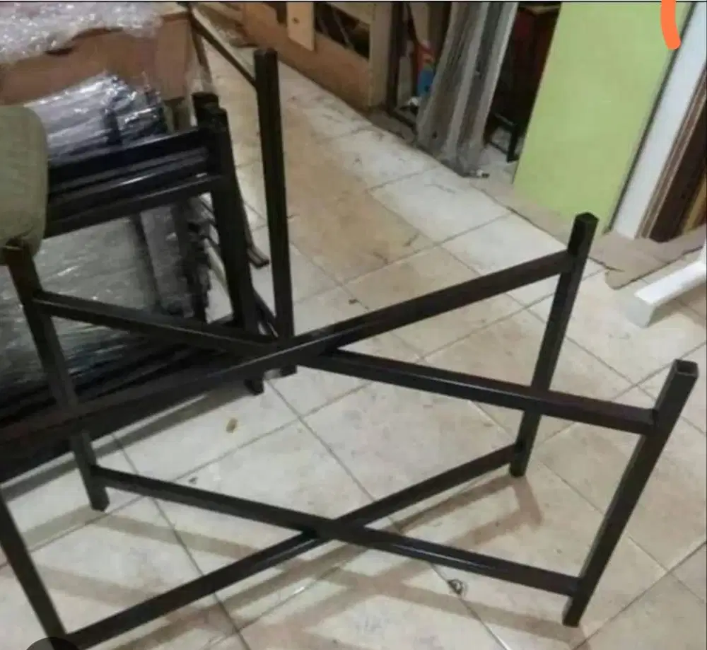 Meja usaha kokoh dari hollow