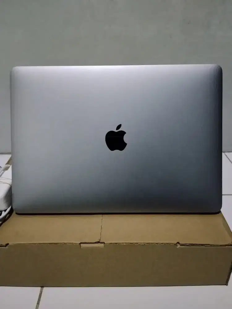 MacBook Pro 2017 8/256 Space Grey