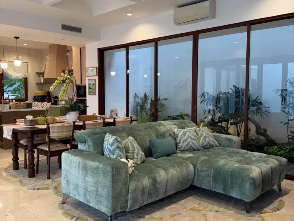 Dijual rumah baru selesai renovasi di kawasan premium Kemang 1, Jakarta Selatan