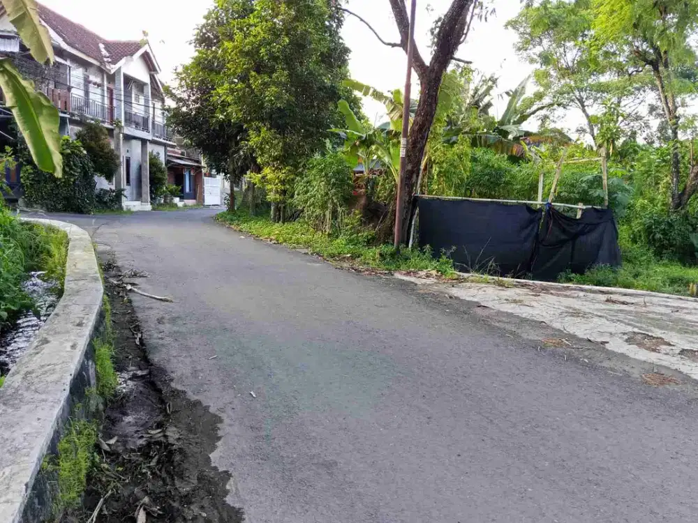 Dijual Tanah Pekarangan Bagus di  Minomartani
Lokasi Jl Kaliurang km 8