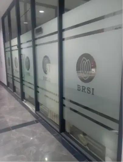 Pusat Bikin Cutting sticker logo tulisan stiker nama Label kemasan dll