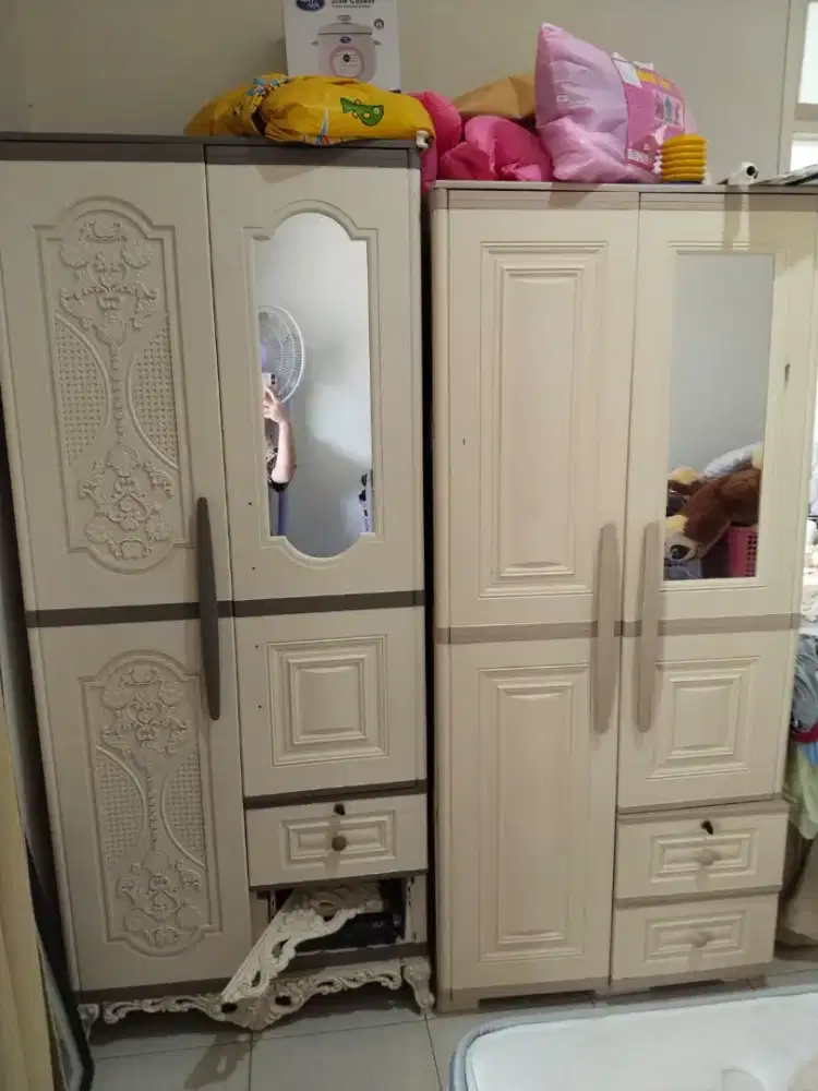 Dua Lemari Plastik Olymplast Kokoh Kuat