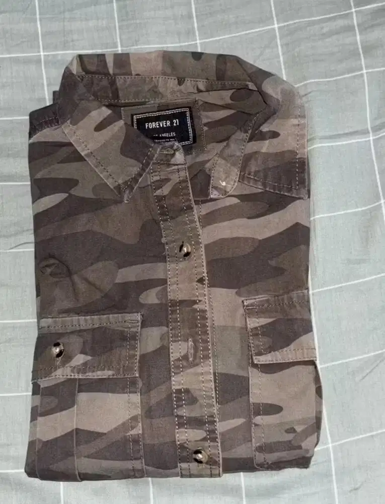 Preloved Jaket Forever 21 Army