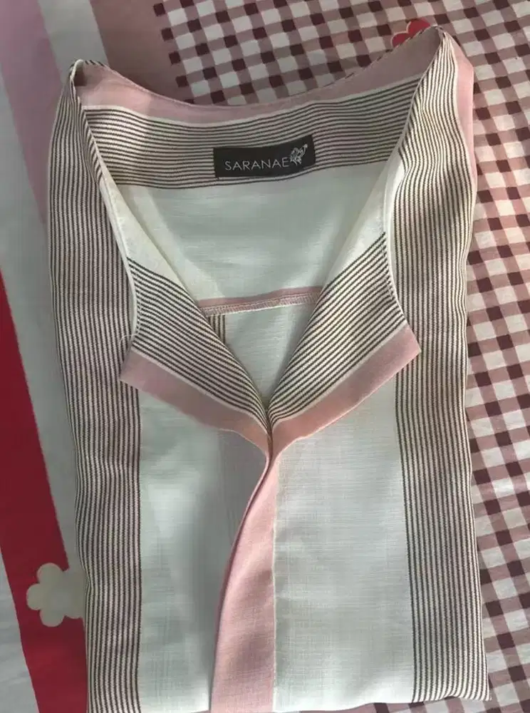 Preloved Blouse Pink Putih Coklat Salur