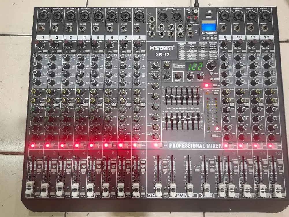 Mixer Hardwell XR-12