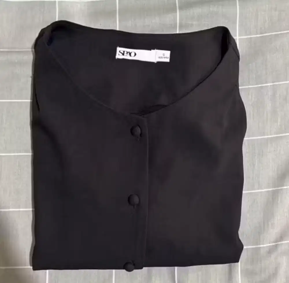 Preloved Blouse SPAO Hitam Pinggang Karet