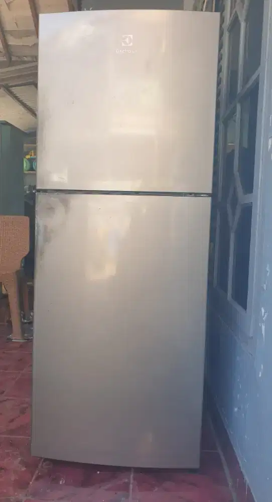 Di jual kulkas 2 pintu siap pakai