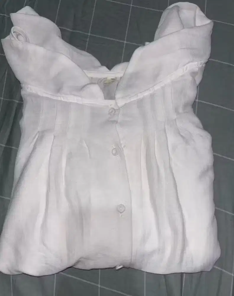 Preloved Blouse Shoulder / Sabrina Putih (minus)