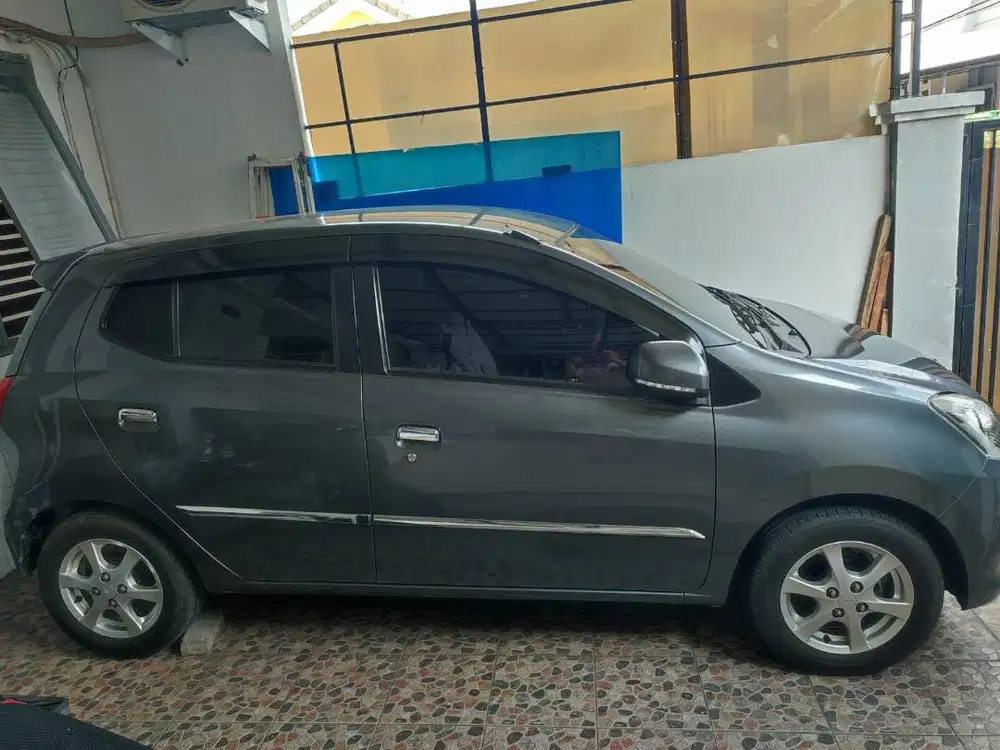 DAIHATSU AYLA (2015)