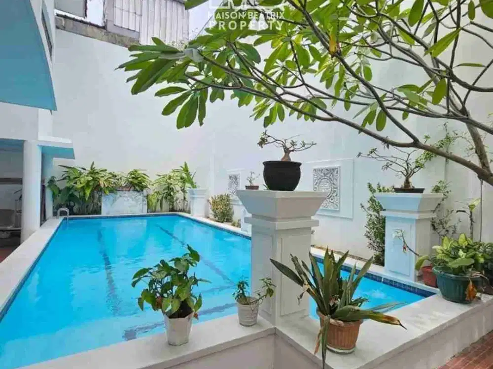 DIJUAL RUMAH 2LANTAI DG KOLAM RENANG DAERAH SANTA, KEBAYORAN BARU JAKSEL