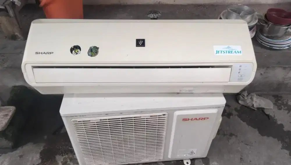 Jual ac sharp 1/2 R 32 lowwat 360 watt kondisi 95% ori semua