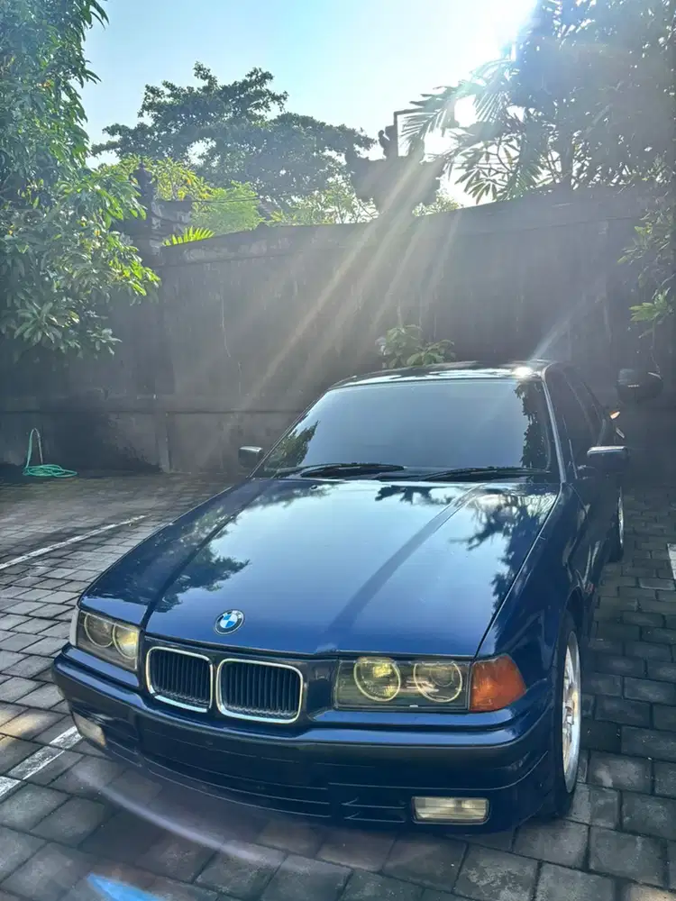 BMW 318i 1996 Bensin