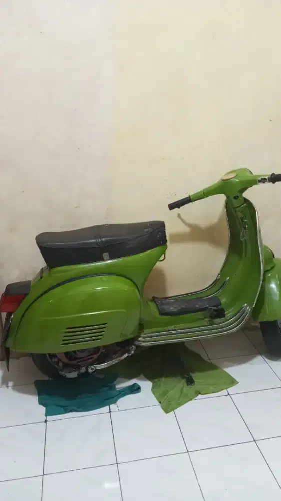 Vespa 1977 super mesin oke boleh di tes dulu