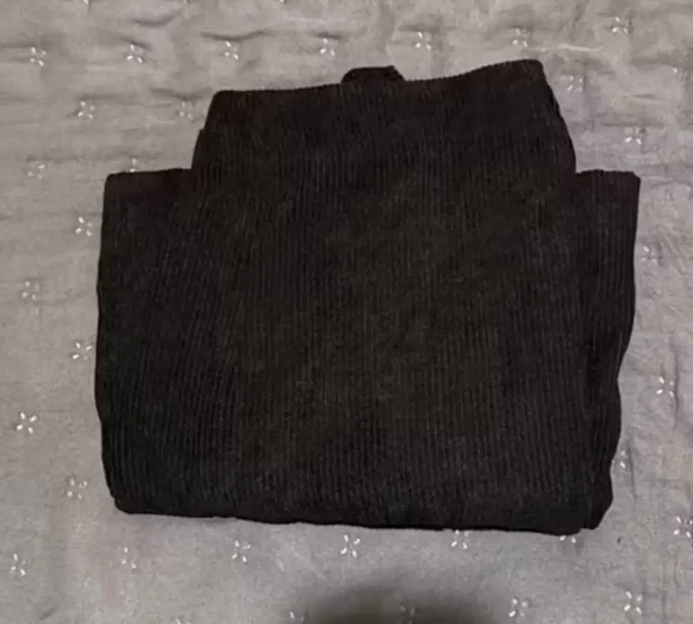 Preloved Rok Corduroy Hitam