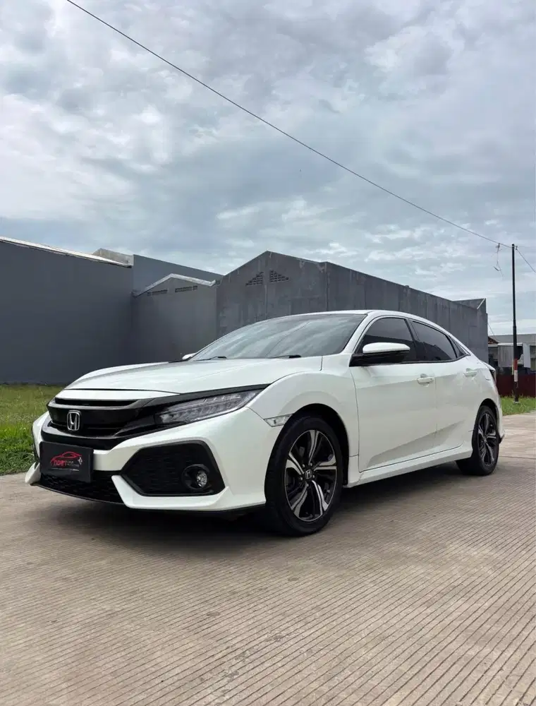 Honda Civic Turbo 1.5 Hatchback ES CVT 2017 Automatic (Putih Metalik)