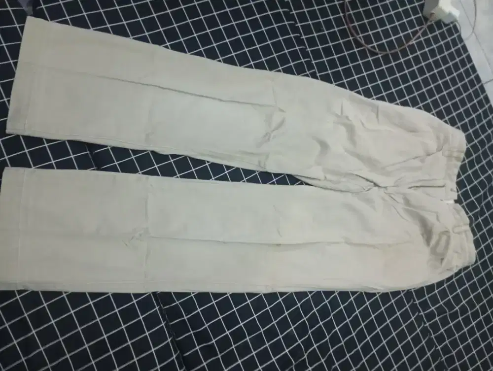 celana panjang pria UNIQLO zs 30