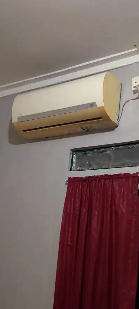 AC Midea setengah pk