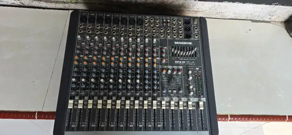 Mixer mackie cfx12 mk II
