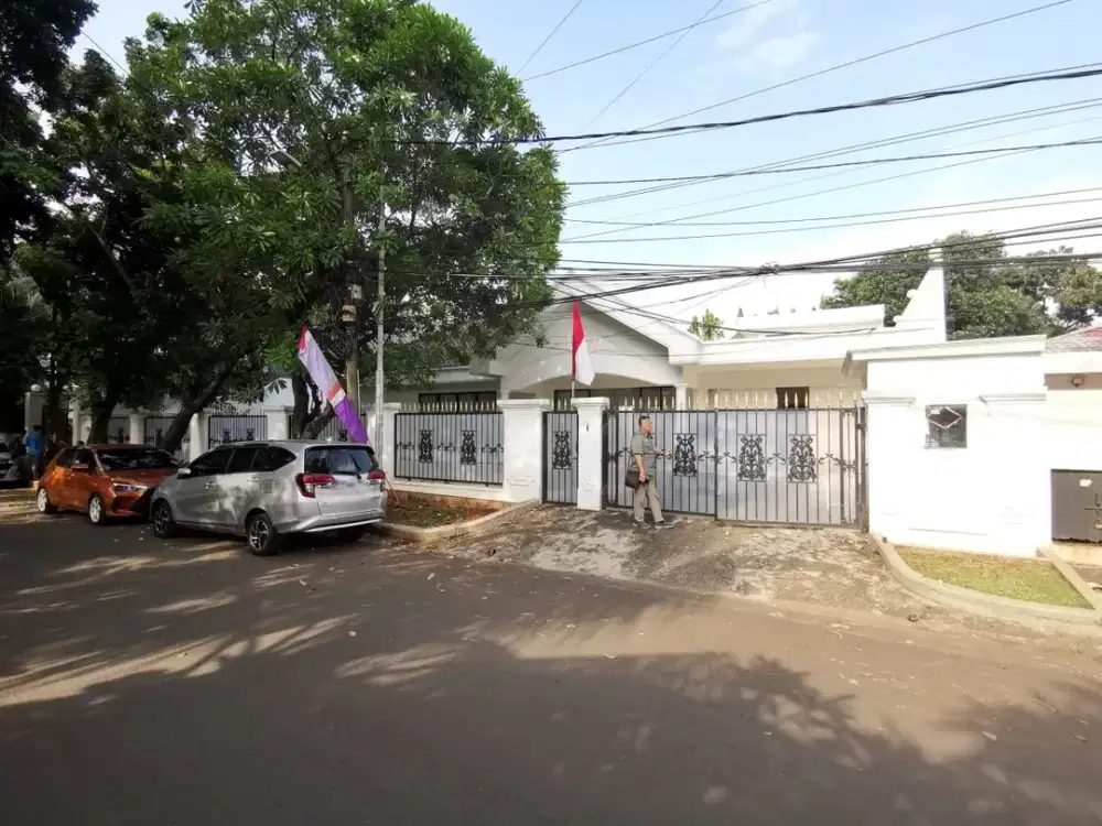 Rumah Dengan Private Pool di Kemang Dalam, Bangka, Mampang Prapatan