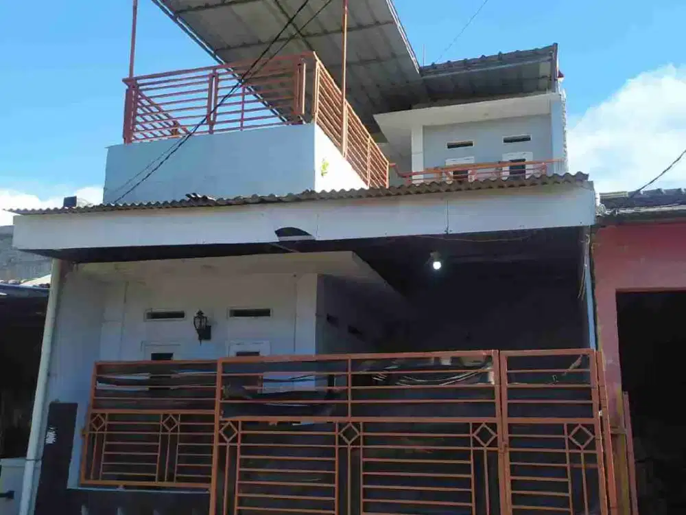 di kontrakan rumah 2 lantai per bulan 1,5 juta pertahun 16 juta