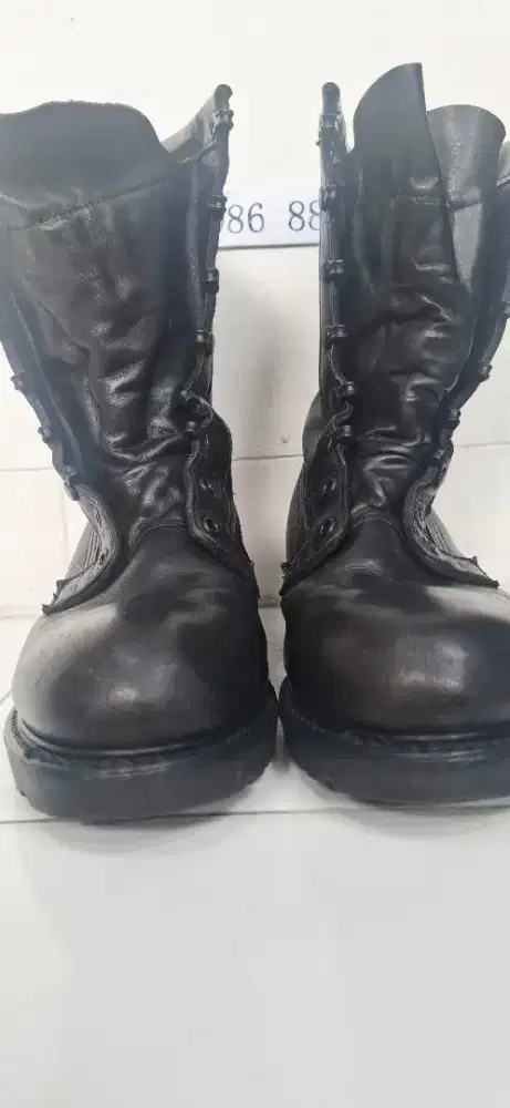 Sepatu Boots Kulit Size 42.5