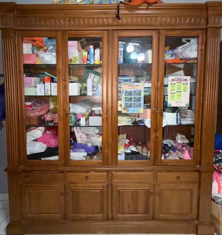 Dijual lemari kayu jati asli
